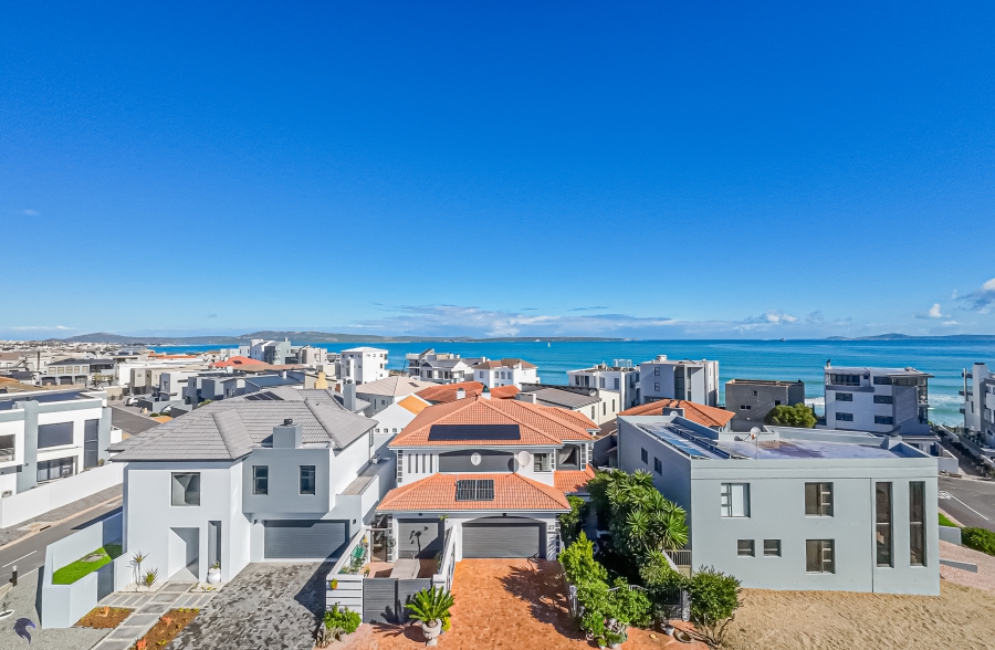 4 Bedroom Property for Sale in Calypso Beach Western Cape